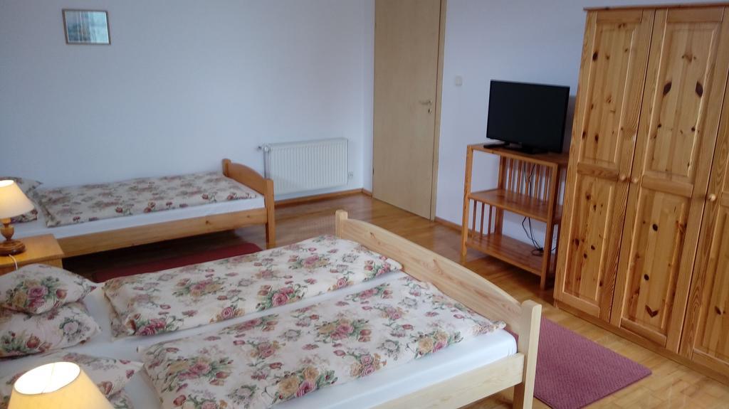 Gospodarstwo Agroturystyczne-Pensjonat Sad Podgorzyn Exterior photo